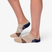 Load image into Gallery viewer, ON Low Socks - Women&#39;s
