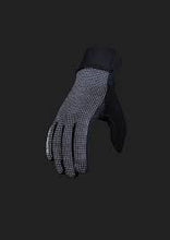 Load image into Gallery viewer, Sugoi Zap Training Gloves
